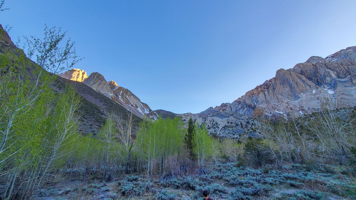 Mountains at sunset in the eastern sierra nevada near Mammoth Lakes, CA.